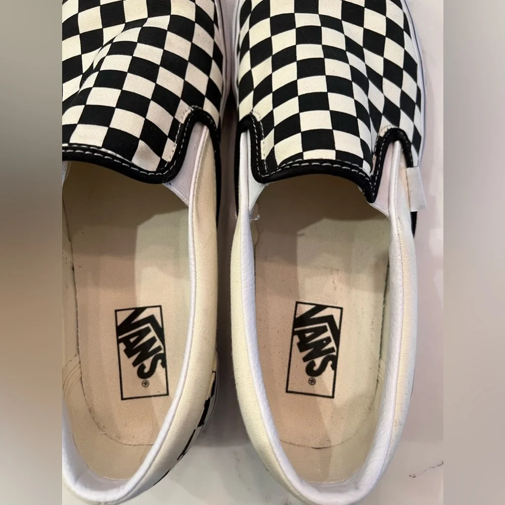 Vans men’s classic slip on shoes black/white men 10.5 women 8.5 - Picture 2 of 5